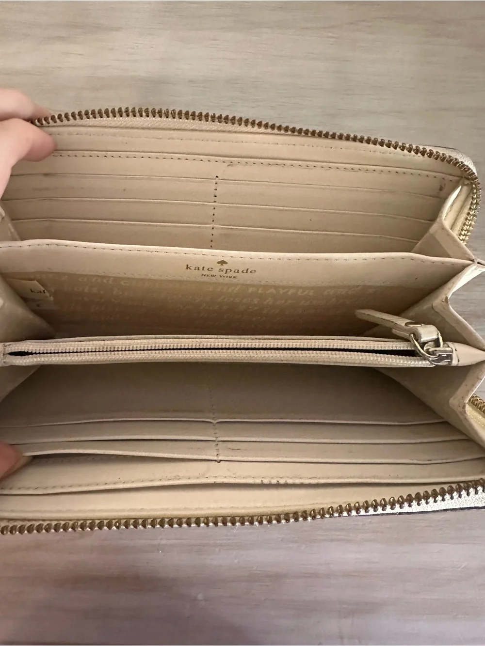 kate spade Two-Tone Pebbled Leather Wallet in Cream & Brown with Gold Plaque